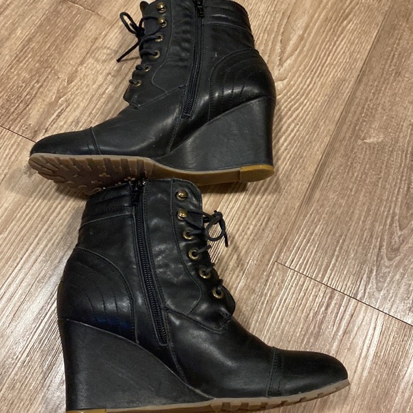 Emu Australia Leather Booties - Picture 6 of 9